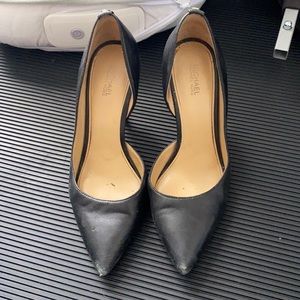 Very used Michael Kors black pumps size 7